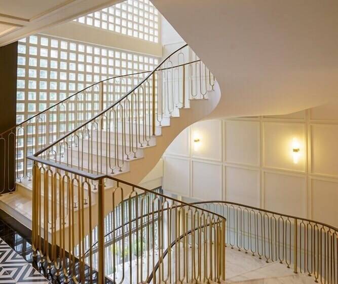 هتل Moco Udonthani