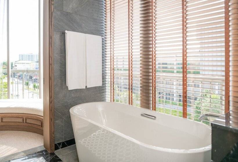 هتل Moco Udonthani