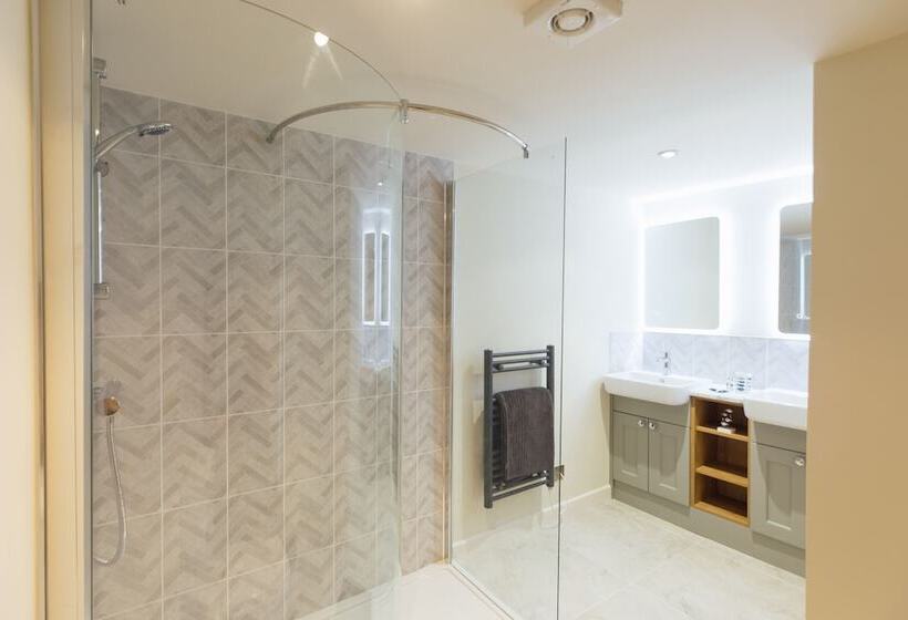 فندق Tŷ Milford Waterfront