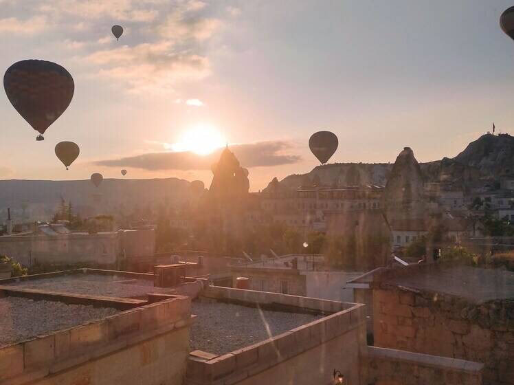 هتل Ares Cave Suites