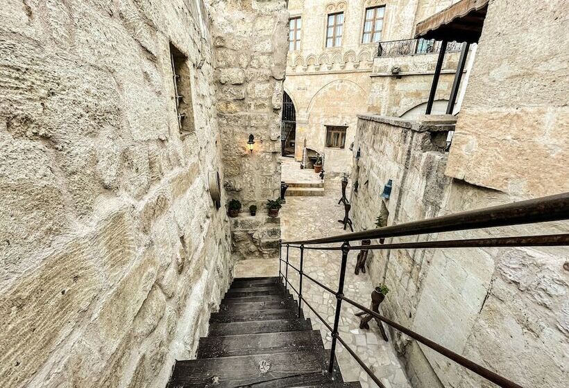 هتل Ares Cave Suites