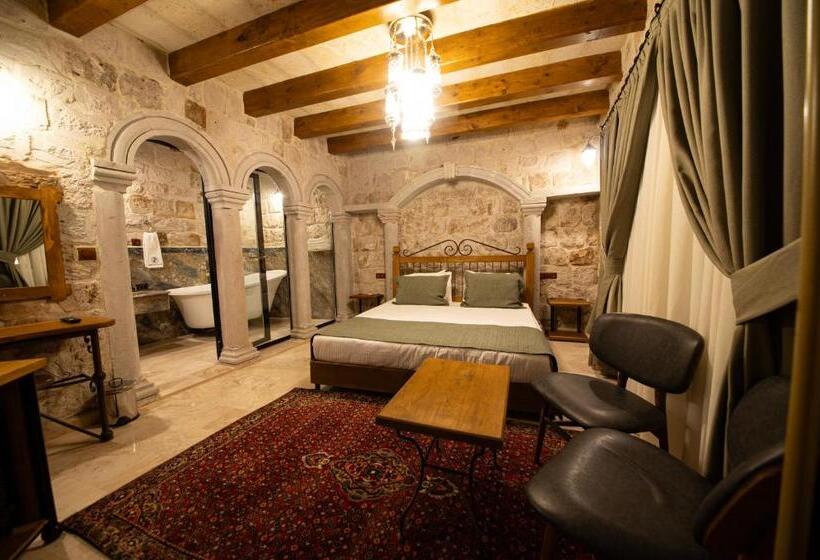 هتل Ares Cave Suites