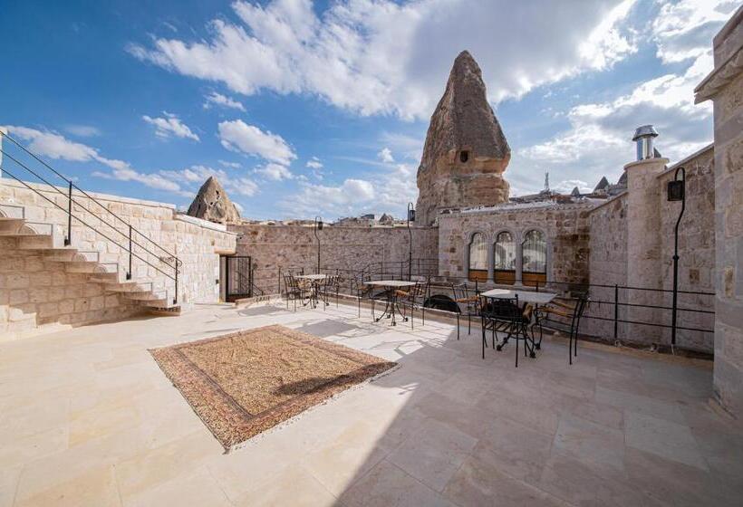 هتل Ares Cave Suites