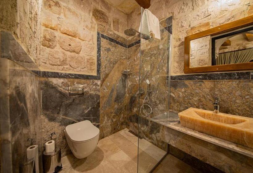 هتل Ares Cave Suites