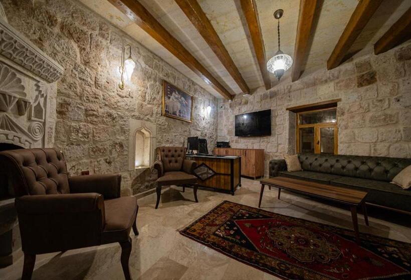 هتل Ares Cave Suites