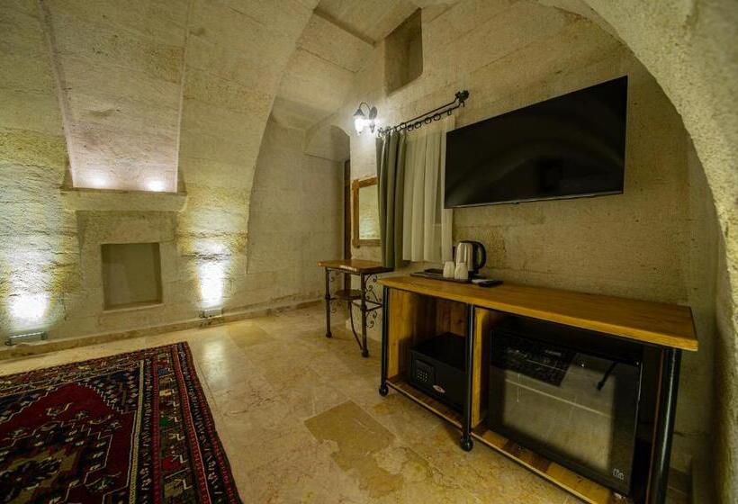هتل Ares Cave Suites