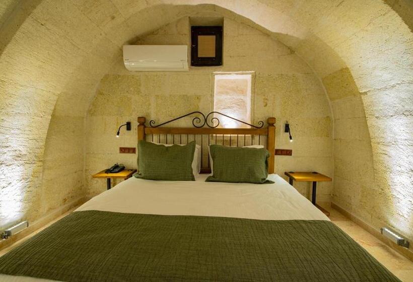 هتل Ares Cave Suites