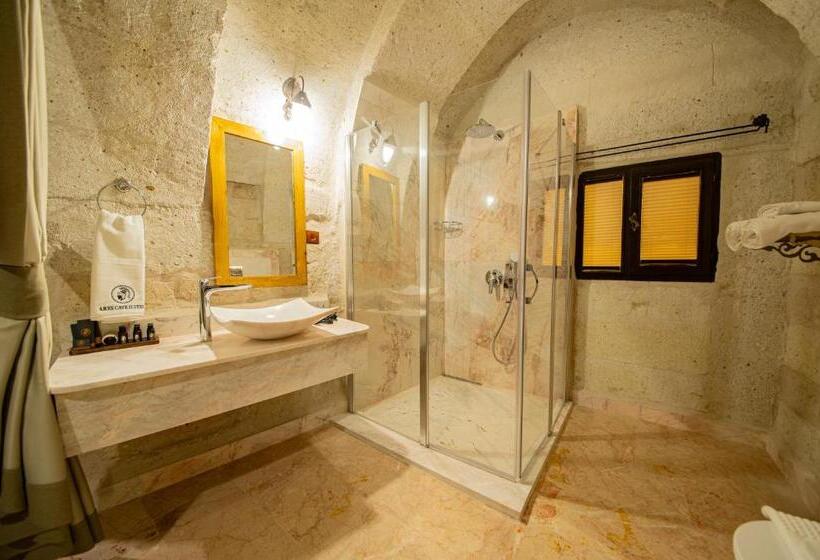 هتل Ares Cave Suites