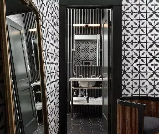 ホテル The Rushmore