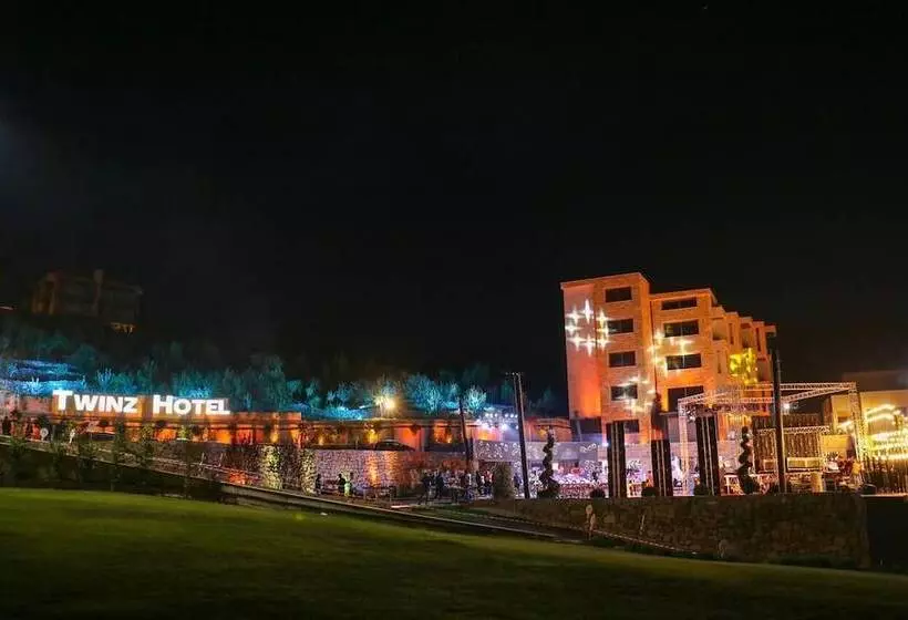 هتل Twinz