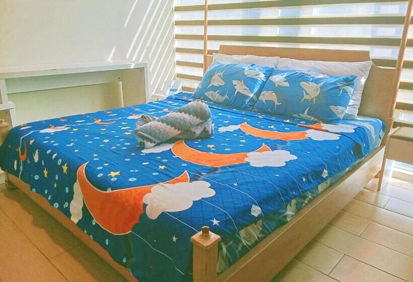 Henry S Newport Deluxe Condotel