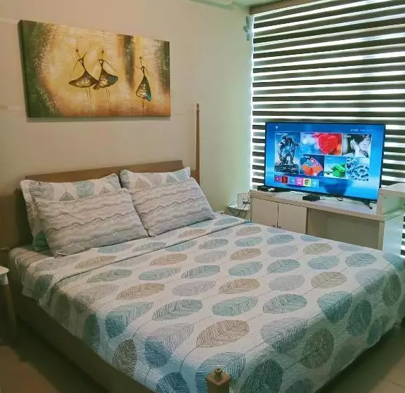 Henry S Newport Deluxe Condotel