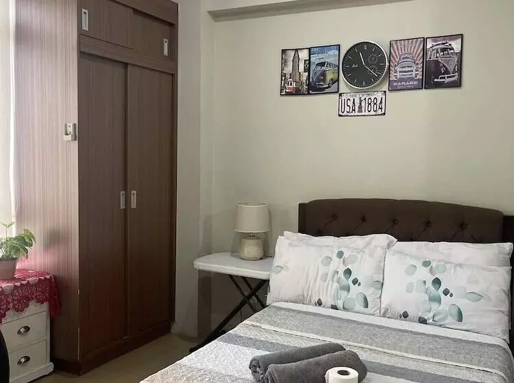 Henry S Newport Deluxe Condotel