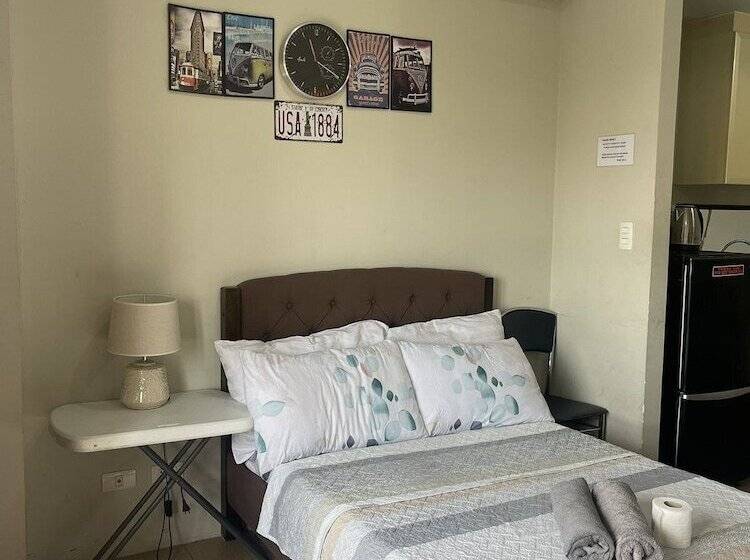 Henry S Newport Deluxe Condotel