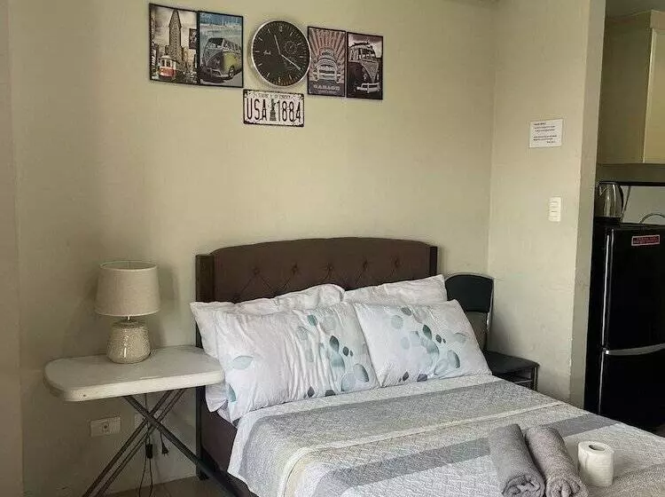 Henry S Newport Deluxe Condotel