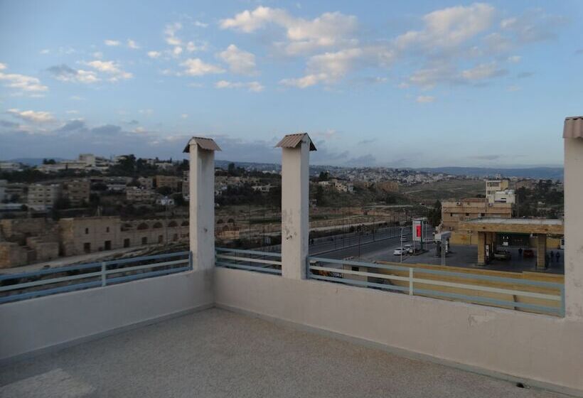 هتل Hadrian S Gate