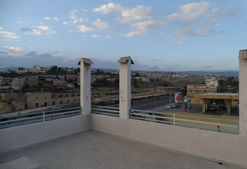 هتل Hadrian S Gate