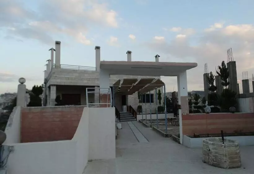 هتل Hadrian S Gate