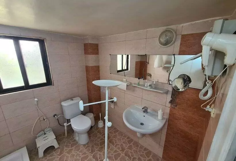 هتل Hadrian S Gate