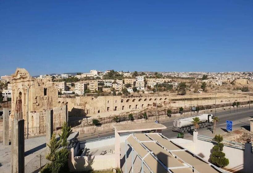 هتل Hadrian S Gate