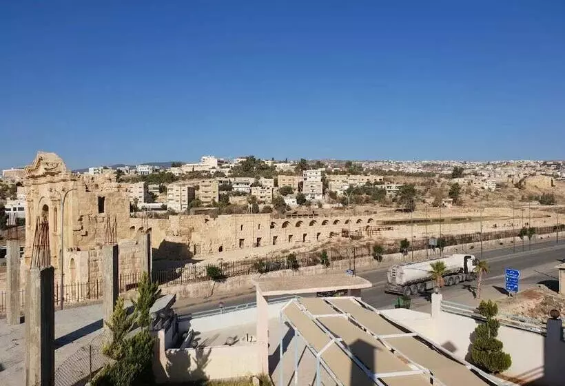 هتل Hadrian S Gate