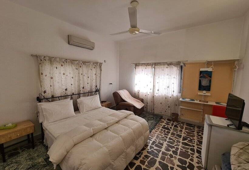 هتل Hadrian S Gate