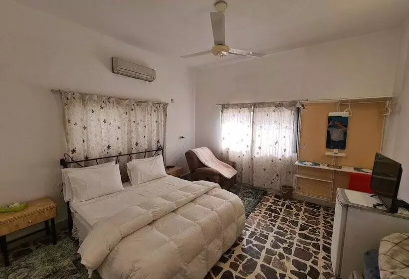 هتل Hadrian S Gate