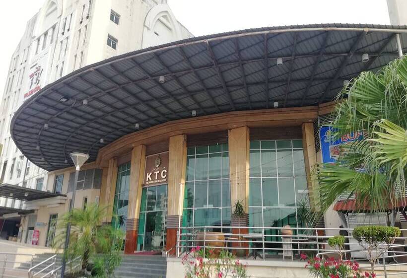 Szálloda Kb By Lawangsuite