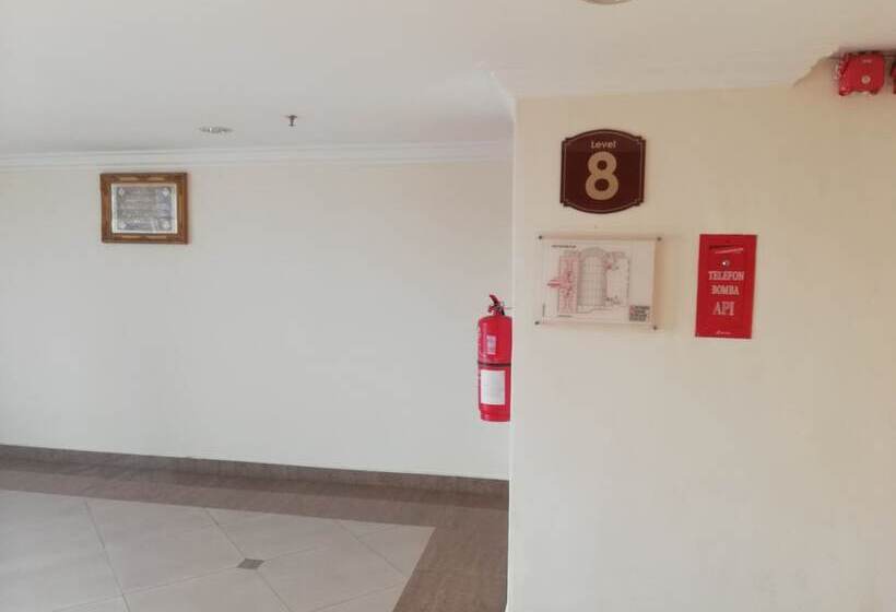 Szálloda Kb By Lawangsuite