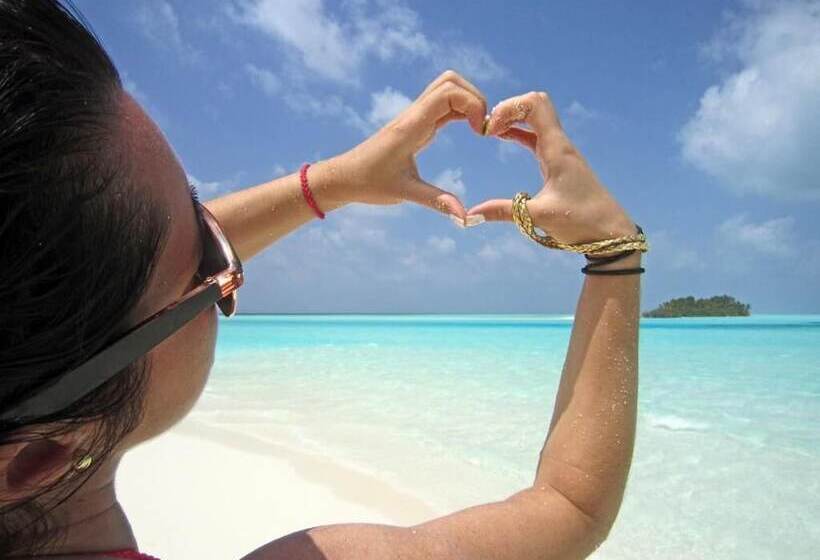 هتل Ocean Village Maldives