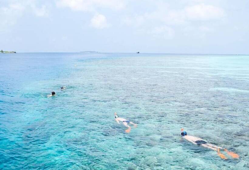 هتل Ocean Village Maldives