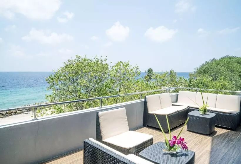 هتل Ocean Village Maldives
