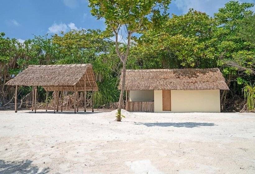 هتل Ocean Village Maldives