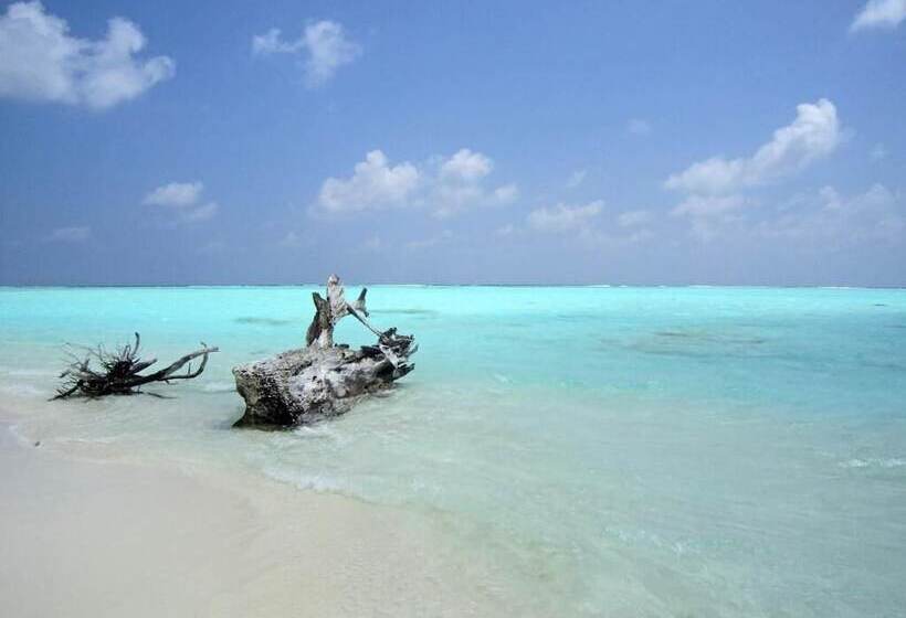 هتل Ocean Village Maldives