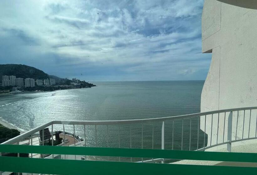 Отель Paradise By The Sea In Penang By Veron At Rainbow Paradise