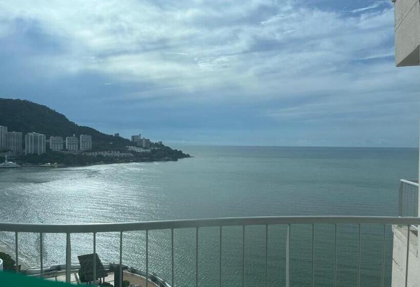 Отель Paradise By The Sea In Penang By Veron At Rainbow Paradise