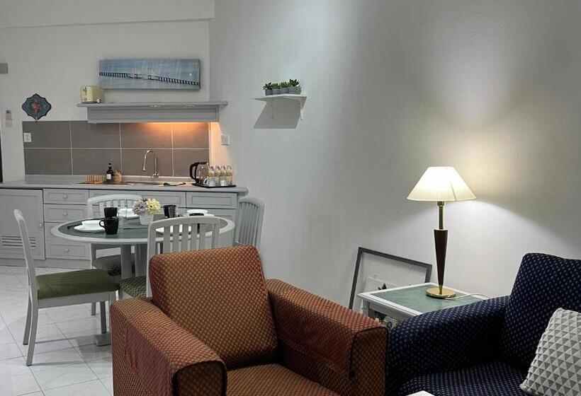 Отель Paradise By The Sea In Penang By Veron At Rainbow Paradise