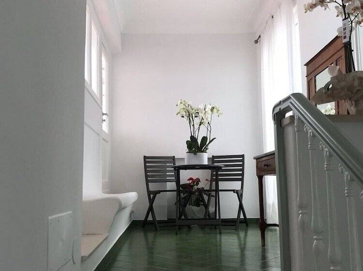 هتل R&d Rest And Dream Capri