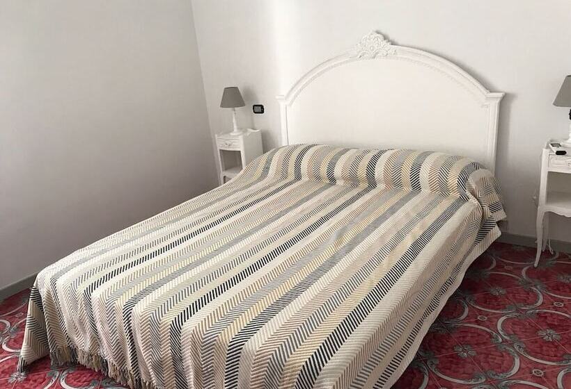 هتل R&d Rest And Dream Capri