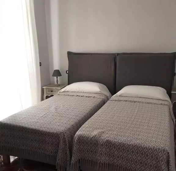 هتل R&d Rest And Dream Capri