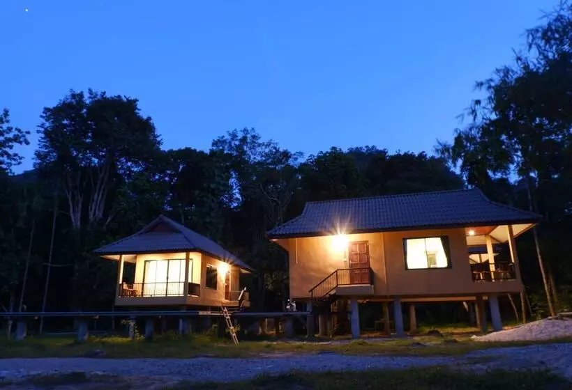 Hotelli The Bliss Khao Sok Boutique Lodge