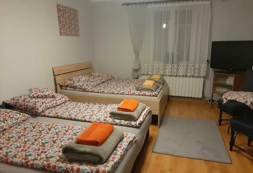 مبيت وإفطار Dom Pod Mareszką