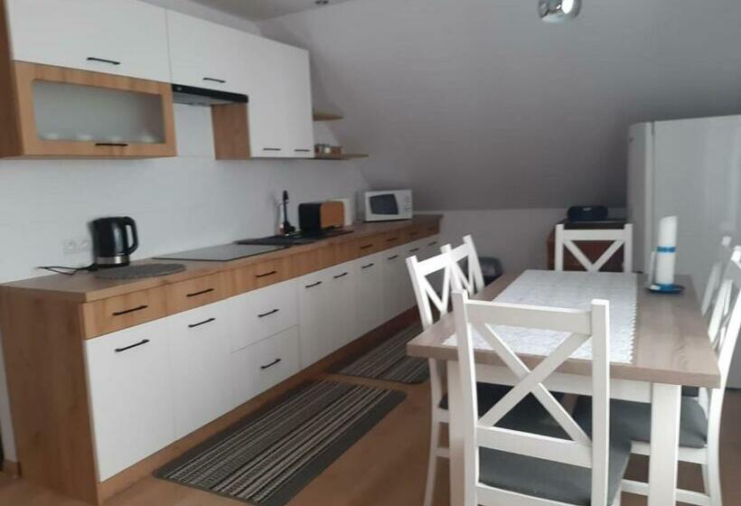 مبيت وإفطار Dom Pod Mareszką