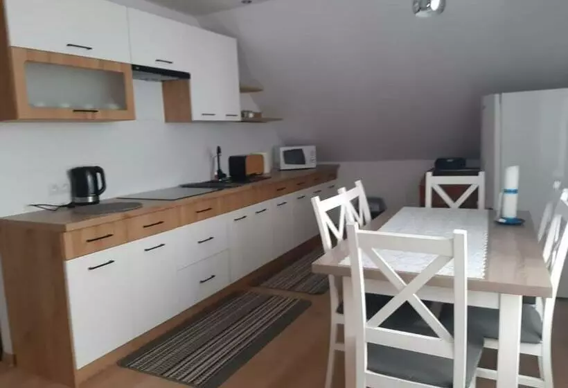 Aamiaismajoitus (B&B) Dom Pod Mareszką