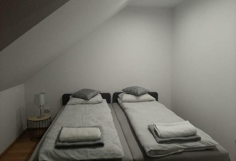 مبيت وإفطار Dom Pod Mareszką