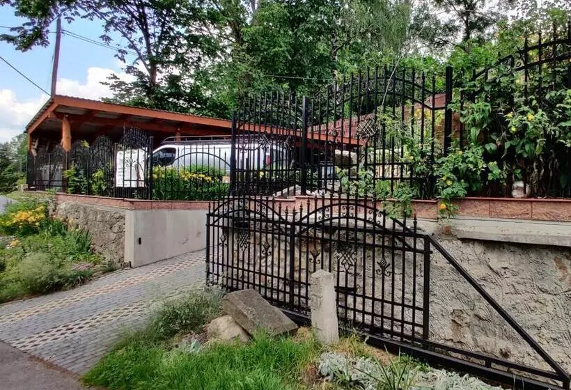 ホテル Agroturystyka Szalejów 117
