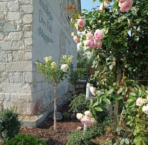 בית מלון כפרי Dom Mili