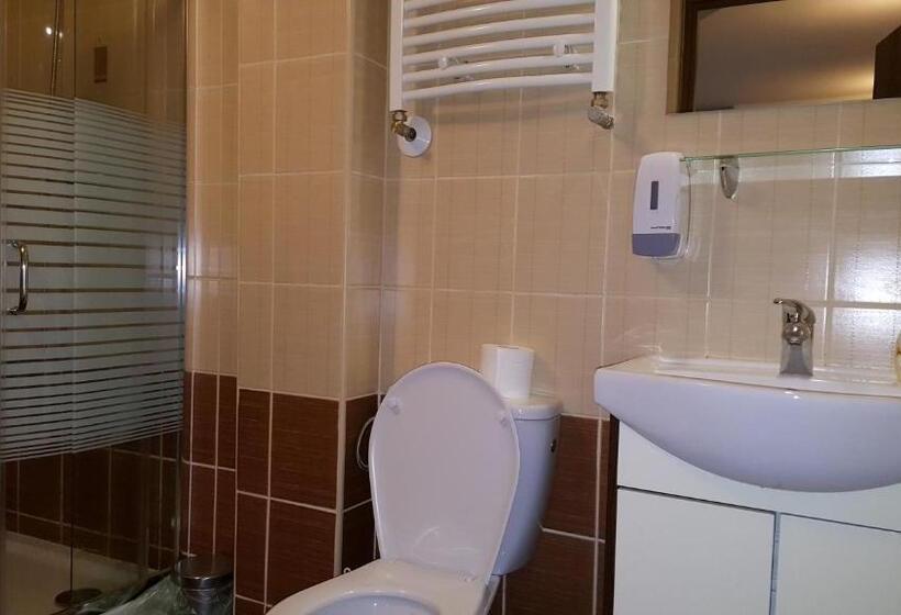 Hotel Noclegi U Oksany