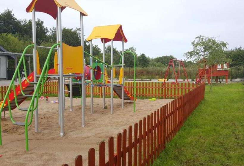 Hotel Noclegi U Oksany