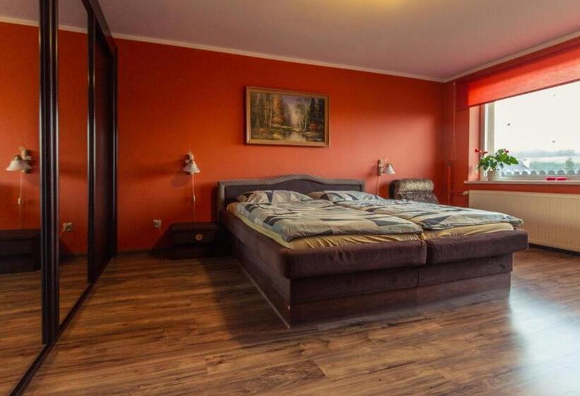 مبيت وإفطار Agrowczasy